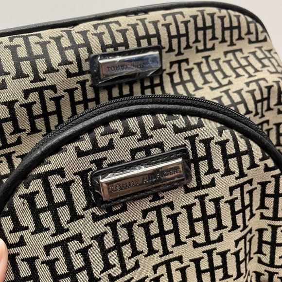 Tommy Hilfiger Make-Up Bags - Picture 5 of 7